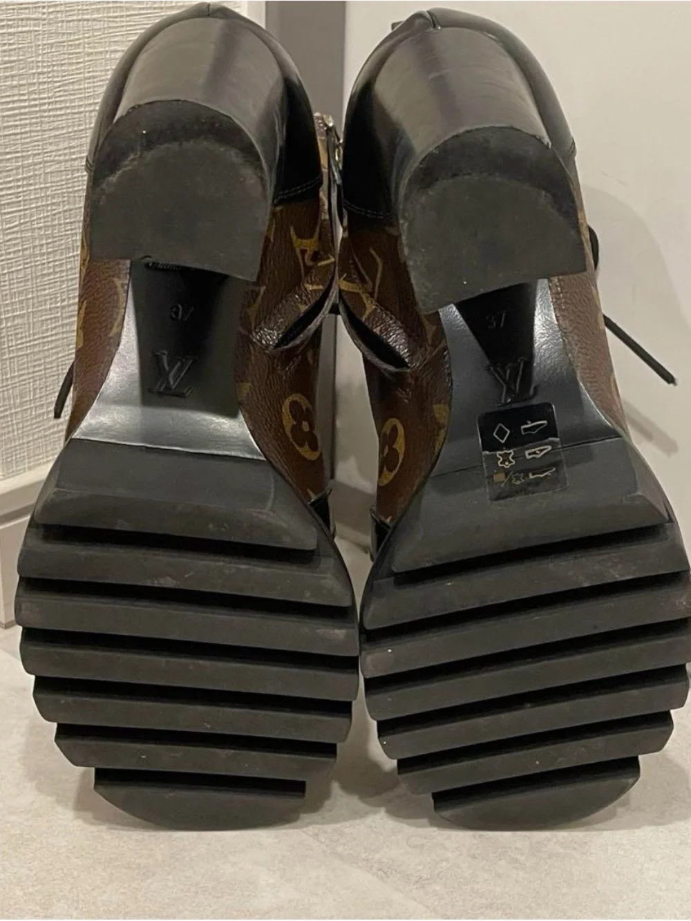 Louis Vuitton Star Trail Monogram Ankle Boots Size 37